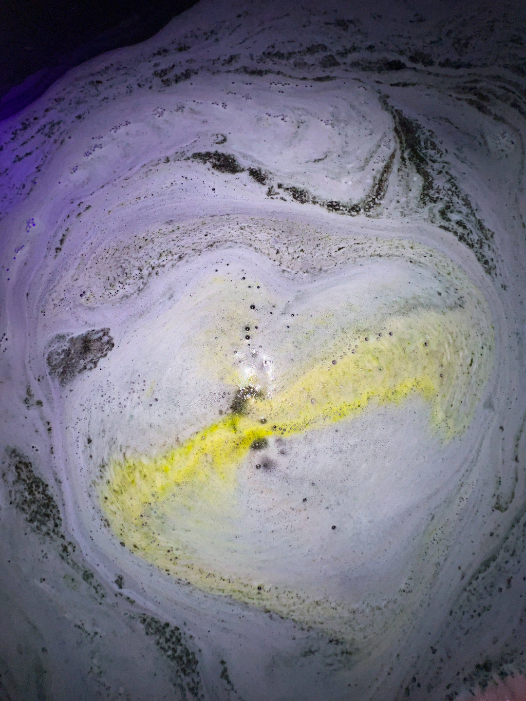 Lunar Kitty Crystal-Infused Bath Bomb