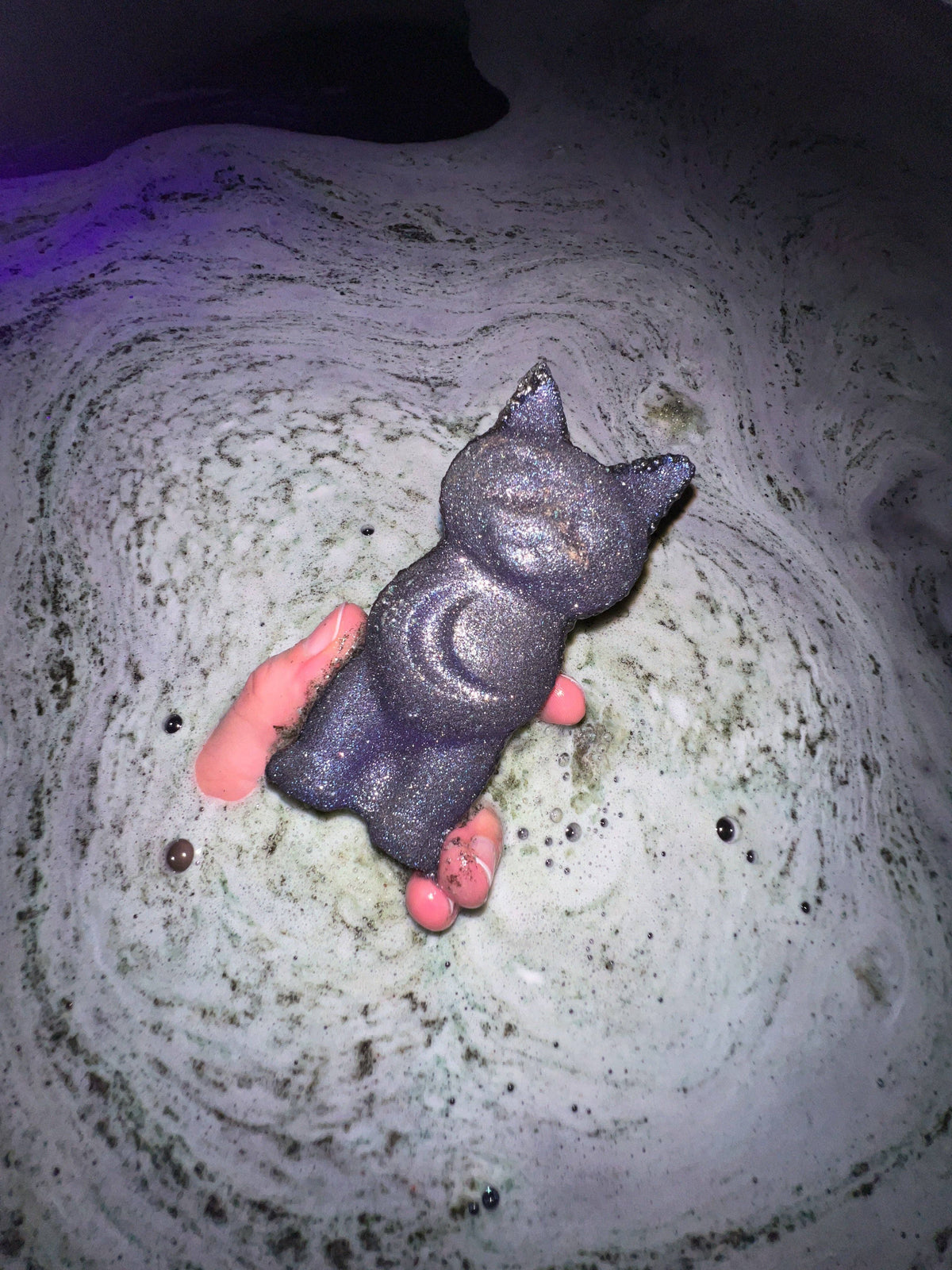Lunar Kitty Crystal-Infused Bath Bomb