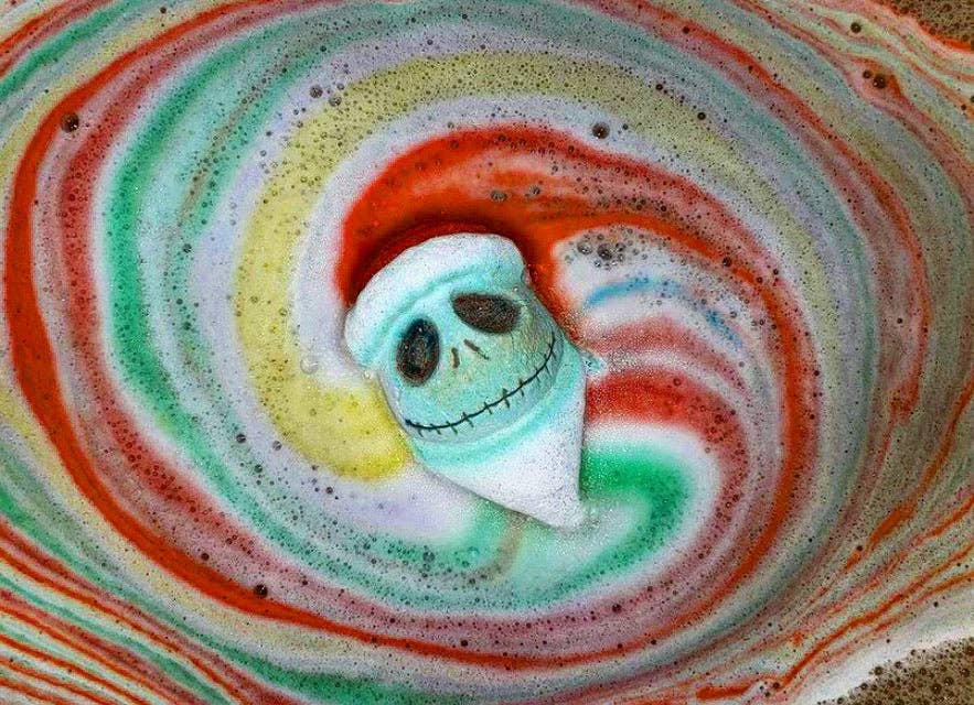 Sandy Claws Crystal Infused Bath Bomb